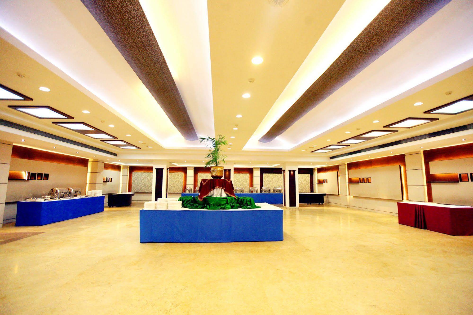 Kc Cross Road Hotel Panchkula Exterior foto